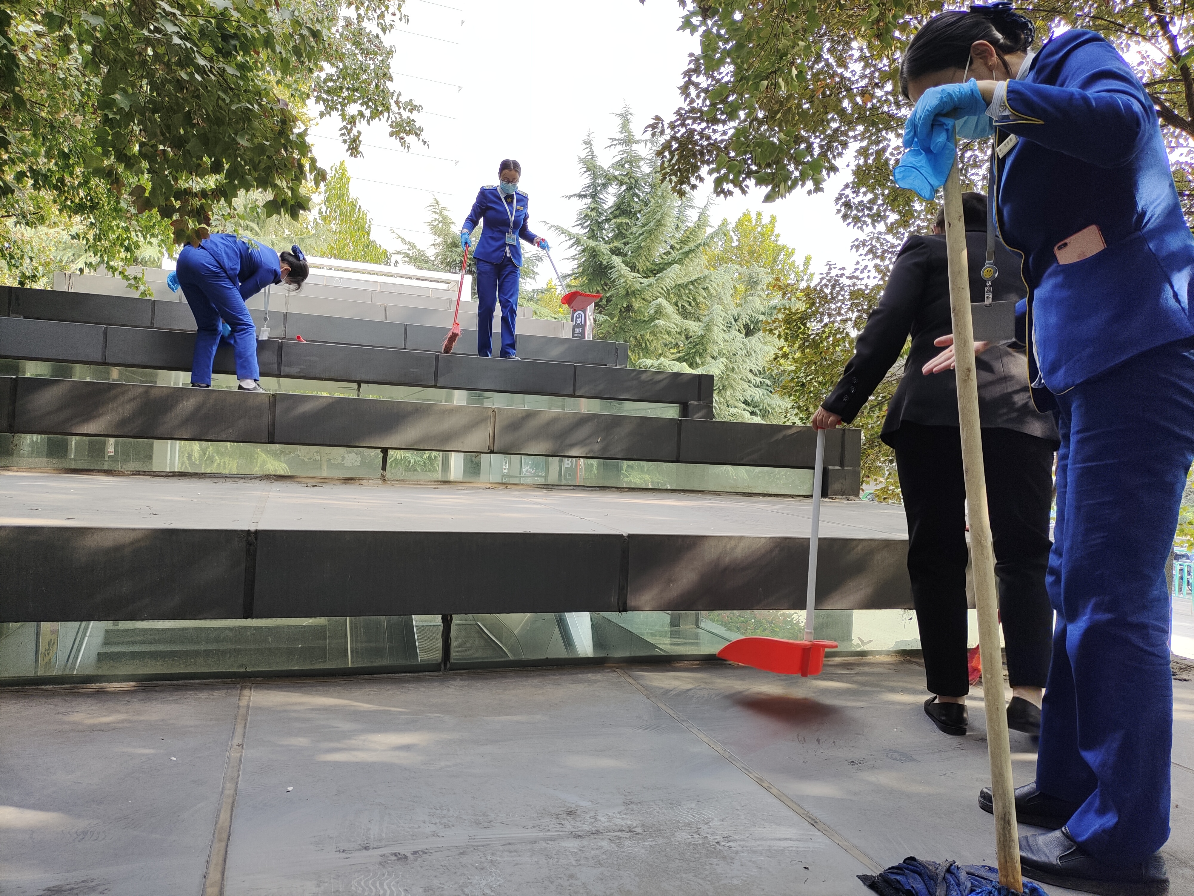 01.上下齐心“亮”文明环境1.jpg 01.上下齐心“亮”文明环境1.jpg